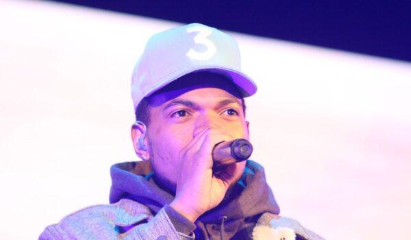 Chance The Rapper posta le icone black armate contro Trump